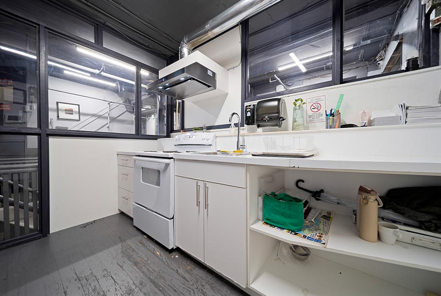 Communal Kitchen 